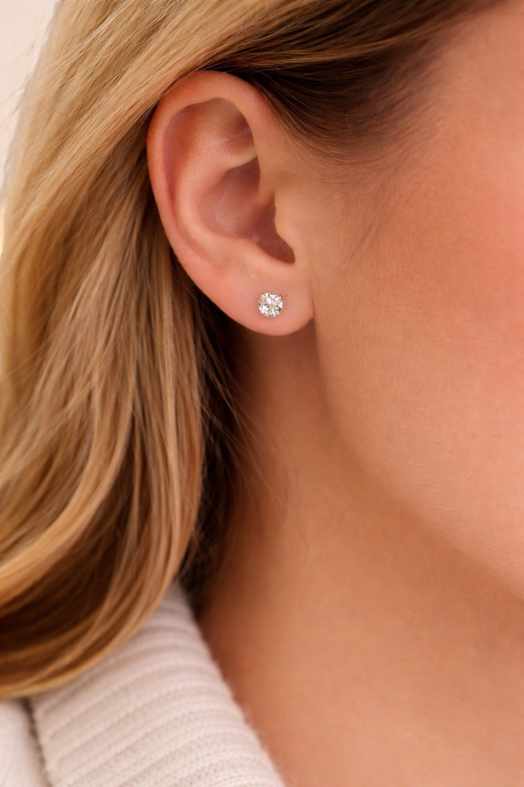 Vikchi Sonaire Aurelia small 1ctw diamond stud earrings in 14kt gold with four-prong setting and screw-back.